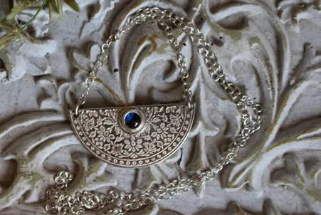 Collar Jardín de la hora azul