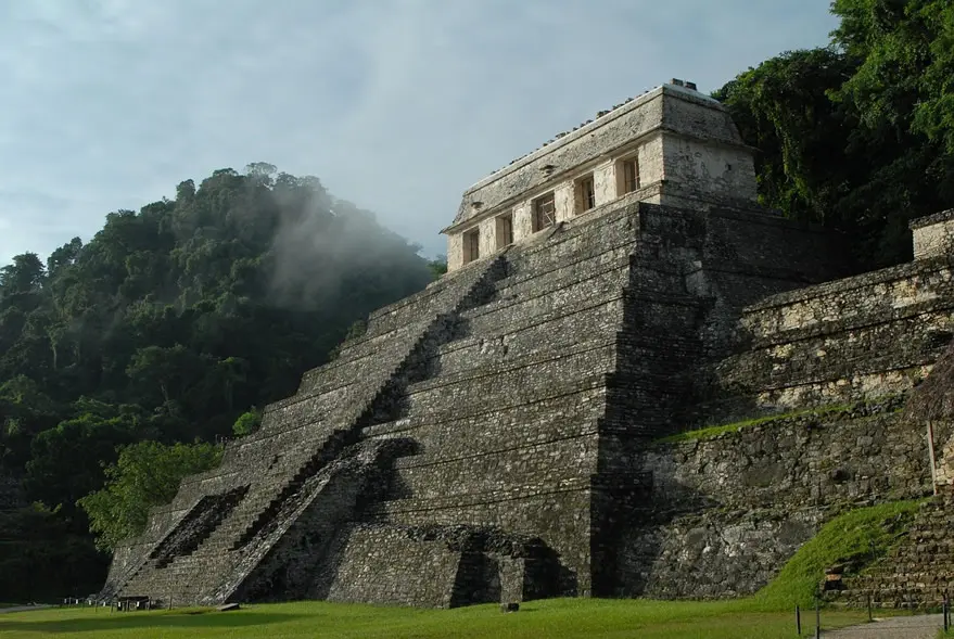 El Templo de las Inscripciones en el sitio maya de Palenque