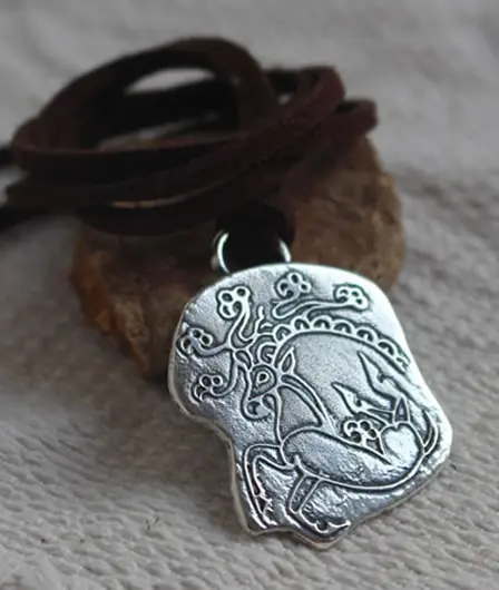 Collar princesa de Altái inspirado en una momia originaria de las estepas