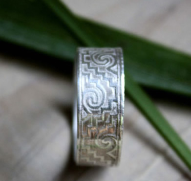 Anillo mexicano de la Tumba 7 de Monte Albán