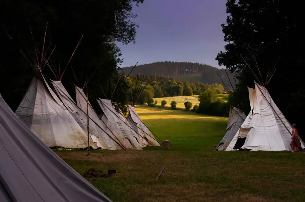 Tipi tradicional de los pueblos indígenas de América del Norte