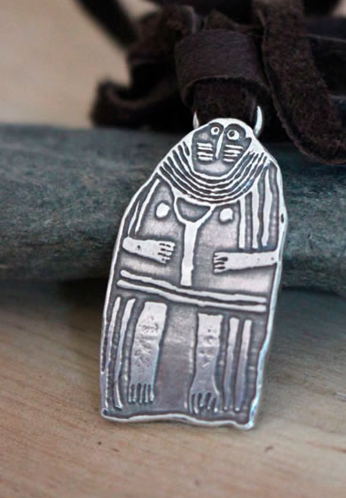 Collar Menhir de la dama de Saint-Sernin