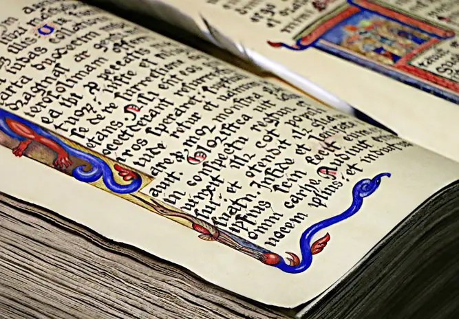 El encuentro de la iluminación medieval con nuestras joyas de plata