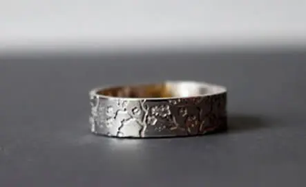 Anillo japonés de flores de cerezo