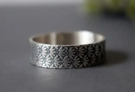 Anillo de tallo de arroz japonés