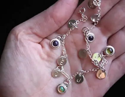 Pulsera personalizada con piedras de nacimiento