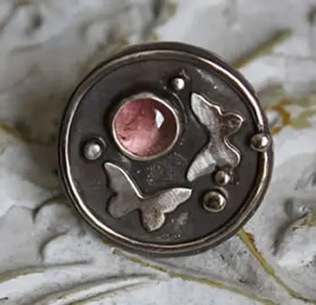 Anillo con piedra de nacimiento de octubre