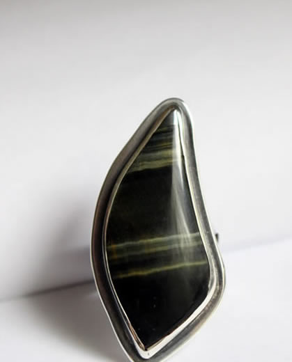 Anillo personalizado con un ojo de tigre