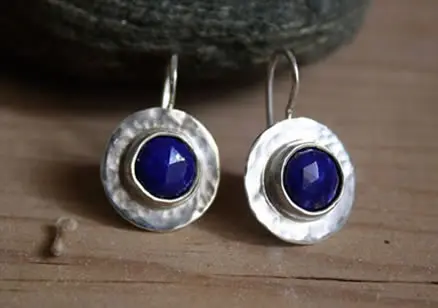 Aretes hechos a medida con lapislázuli