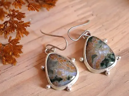 Aretes personalizados con cabujones de jaspe oceánico