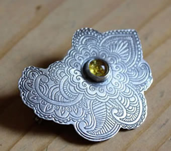 Simbolismo y propiedades de las piedras amarillas