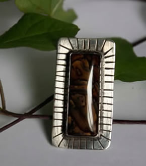 Simbolismo y propiedades de las piedras marrones