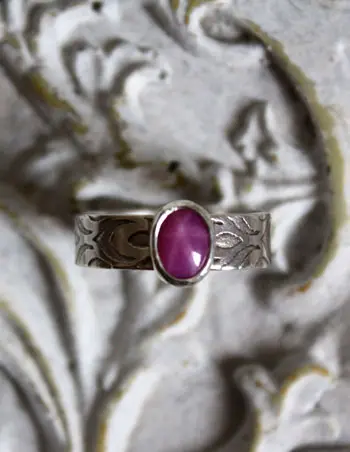 Historia y propiedades curativas del zafiro rosa