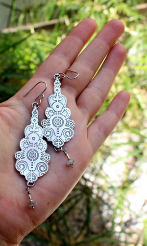 6° por minuto, aretes reloj steampunk de plata y labradorita