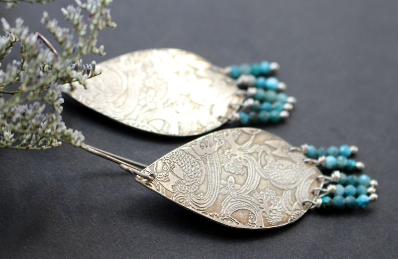 A contracorriente, aretes carpa koi japonesa en plata y amazonita