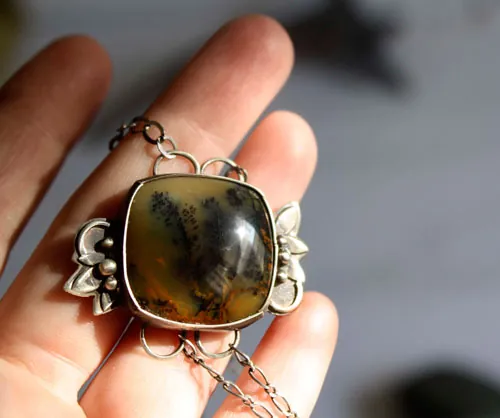 A la sombra del pino, pulsera bosque costero en plata y ágata Amethyst Sage