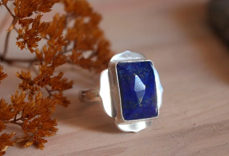 A orillas del Nilo, anillo egipcio en plata y lapislázuli