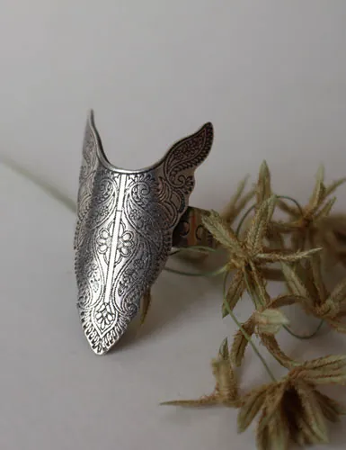 Abundancia, anillo tótem de bisonte en plata