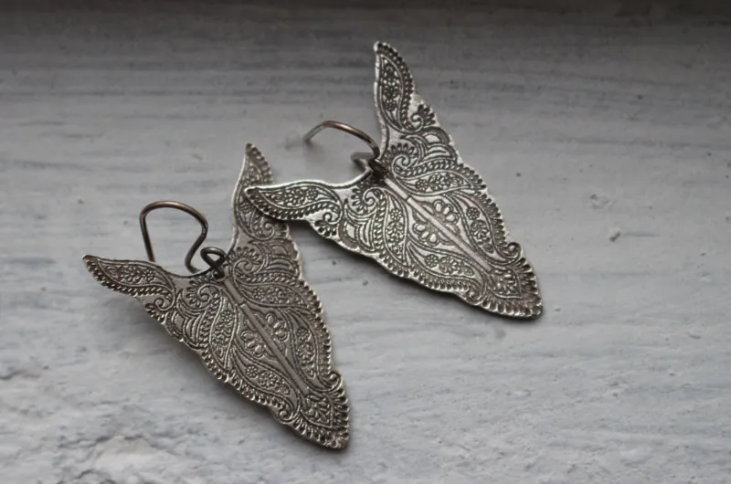 Abundancias, aretes tótem de bisonte en plata