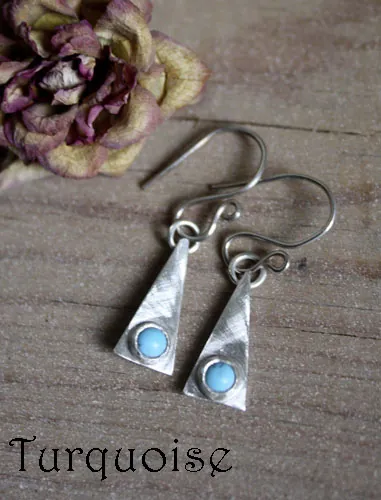 Adasam, aretes triangulares en plata con piedra de nacimiento (granate, amatista, aguamarina, piedra de luna, ónix, alejandrita, rubí, peridoto, zafiro, ópalo, citrino, turquesa)