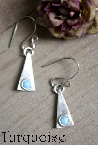 Adasam, aretes triangulares en plata con piedra de nacimiento (granate, amatista, aguamarina, piedra de luna, ónix, alejandrita, rubí, peridoto, zafiro, ópalo, citrino, turquesa)