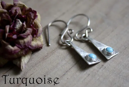 Adasam, aretes triangulares en plata con piedra de nacimiento (granate, amatista, aguamarina, piedra de luna, ónix, alejandrita, rubí, peridoto, zafiro, ópalo, citrino, turquesa)