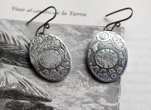 Agujas mecánicas, aretes engranajes steampunk en plata