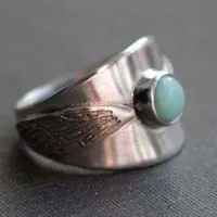 Aleteo, anillo Snitch Dorada de Harry Potter en plata y crisoprasa