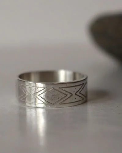 Alianza personalizada, anillo de boda a medida en plata