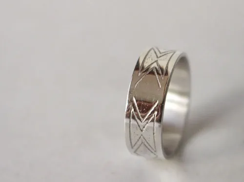 Alianza personalizada, anillo de boda a medida en plata