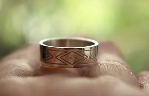 Alianza personalizada, anillo de boda a medida en plata