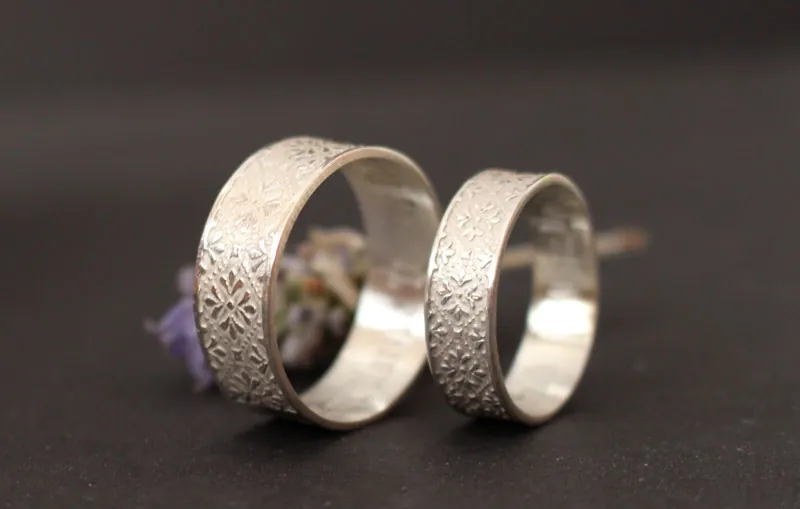 Alianzas Esmée, anillo boda medieval en plata