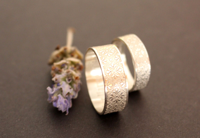 Alianzas Esmée, anillo boda medieval en plata