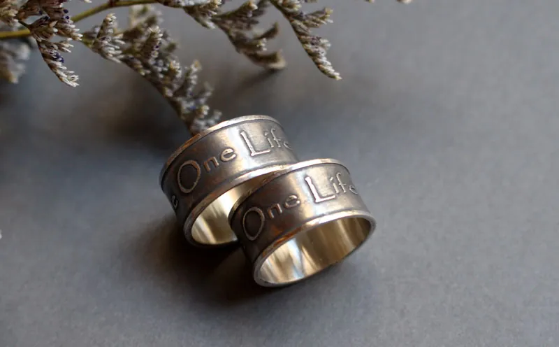 Alianzas un amor, anillo declaración del grupo U2 en plata
