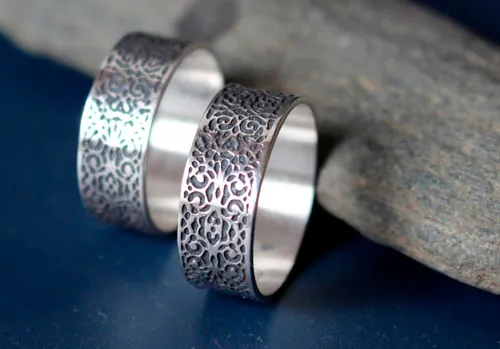 Alianzas victorianas, anillo de matrimonio barroco en plata