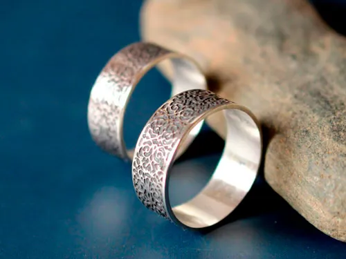 Alianzas victorianas, anillo de matrimonio barroco en plata