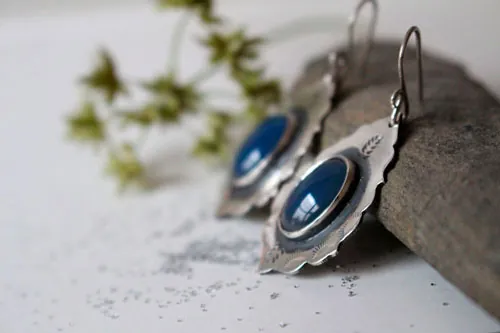 Ama, aretes agua amerindia en plata y ágata azul