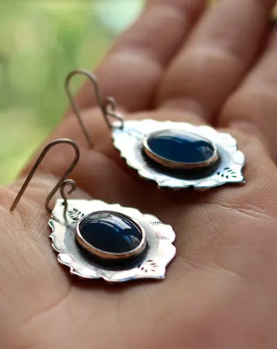 Ama, aretes agua amerindia en plata y ágata azul