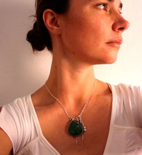Amazona, collar exuberancia amazónica en plata y ágata verde