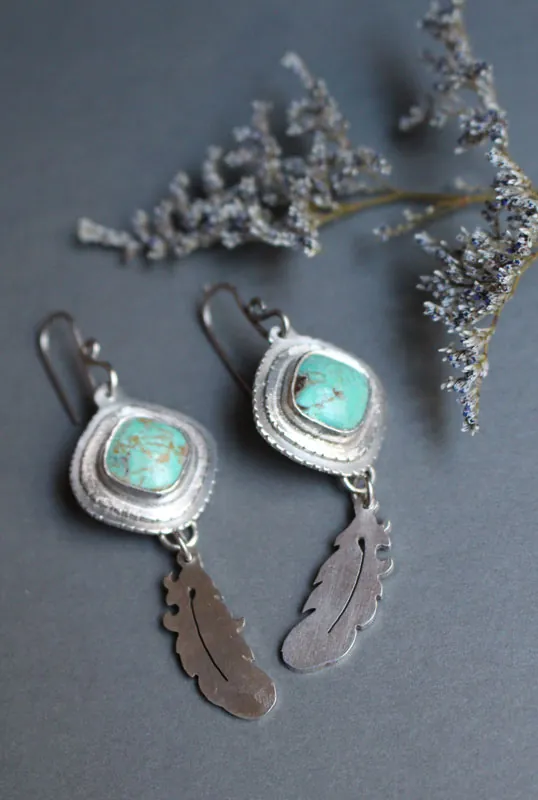 Aprender a volar, aretes de plumas soñadoras en plata y turquesa