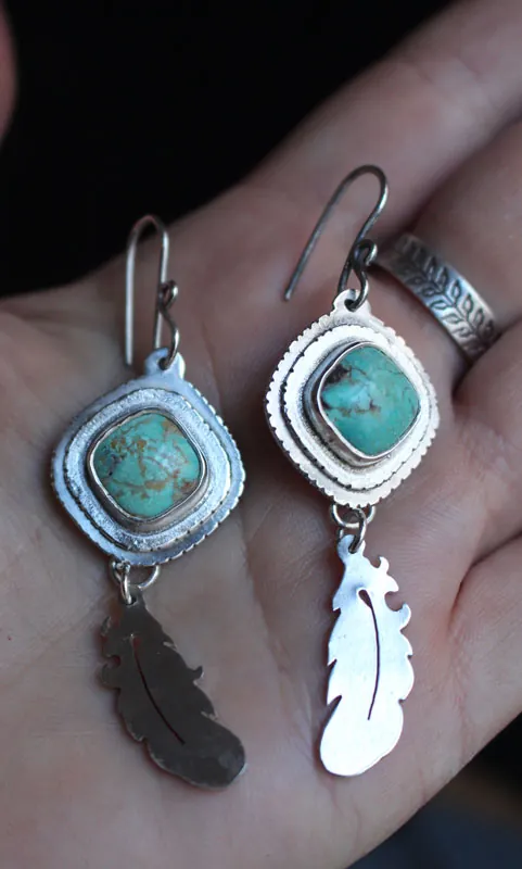 Aprender a volar, aretes de plumas soñadoras en plata y turquesa