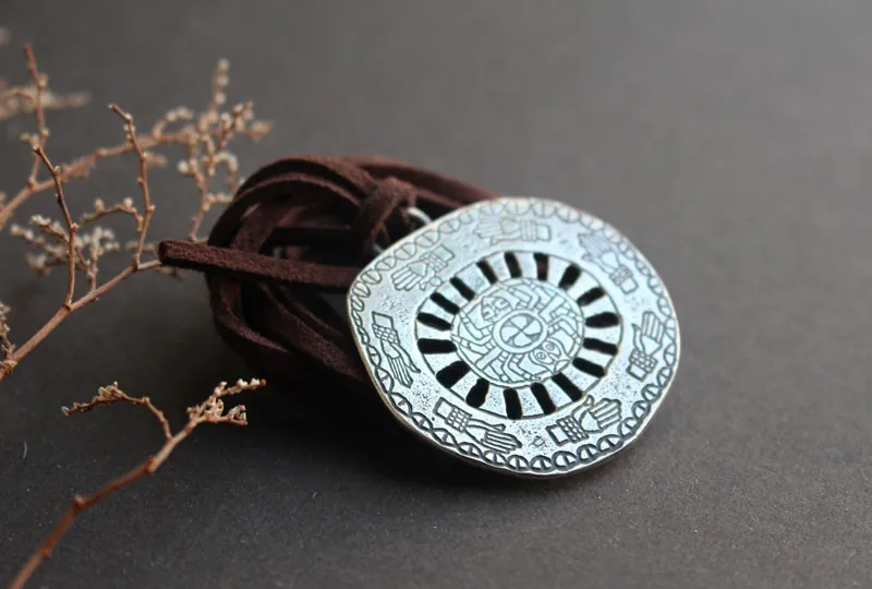 Araña de Spiro Mounds, collar amerindio del Misisipi en plata