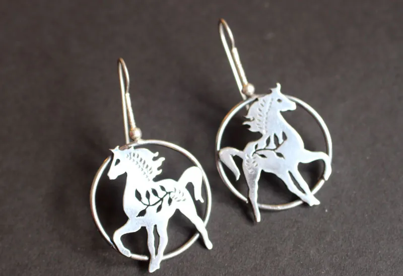 Arión, aretes caballo de la leyenda griega en plata