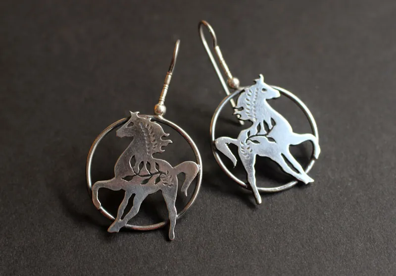 Arión, aretes caballo de la leyenda griega en plata