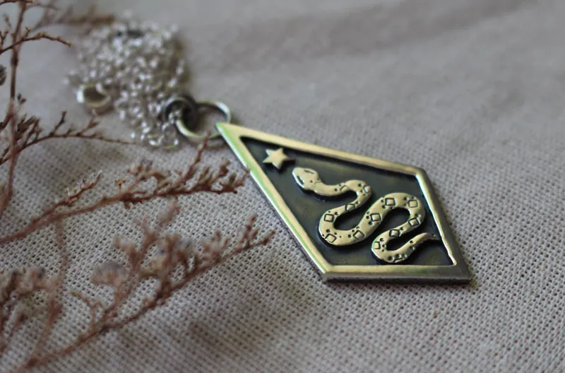 Asclepio, collar serpiente de la mitología griega en plata
