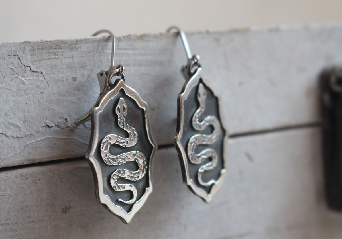 Asclepio, aretes serpiente de la mitología griega en plata