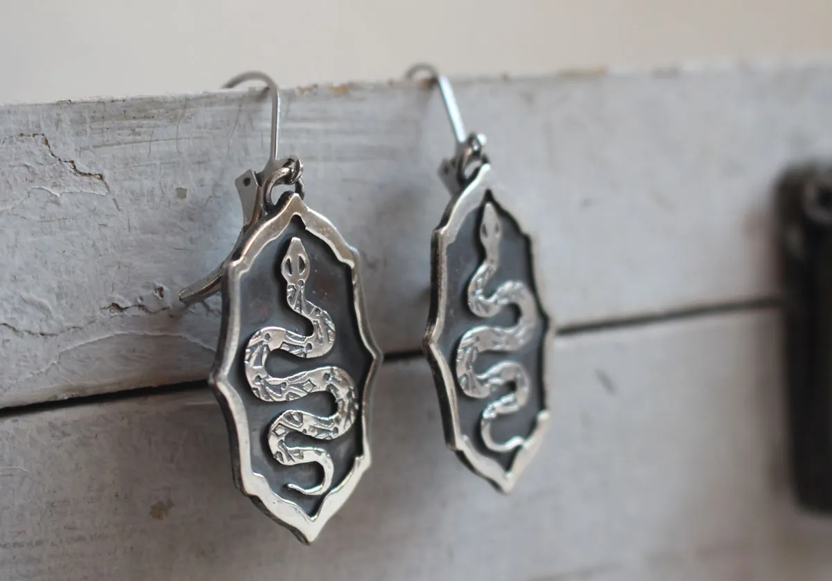Asclepio, aretes serpiente de la mitología griega en plata