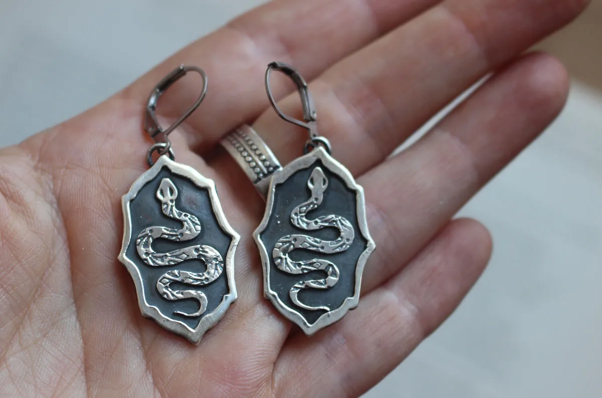 Asclepio, aretes serpiente de la mitología griega en plata