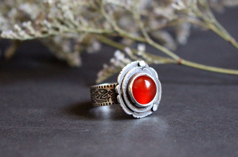 Autumn eglantine, flower and fruit ring in silver and carnelian