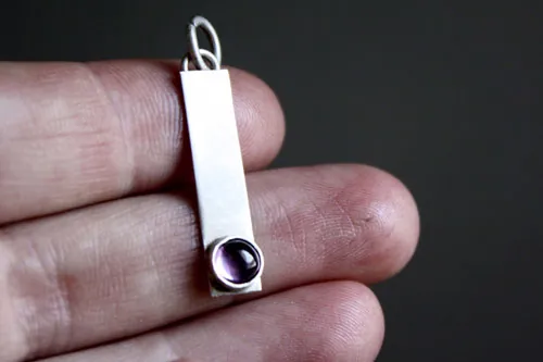 Ayatai, dije rectangular en plata y piedra de nacimiento (granate, amatista, aguamarina, piedra de luna, ónix, alejandrita, rubí, peridoto, zafiro, ópalo, citrino, turquesa)